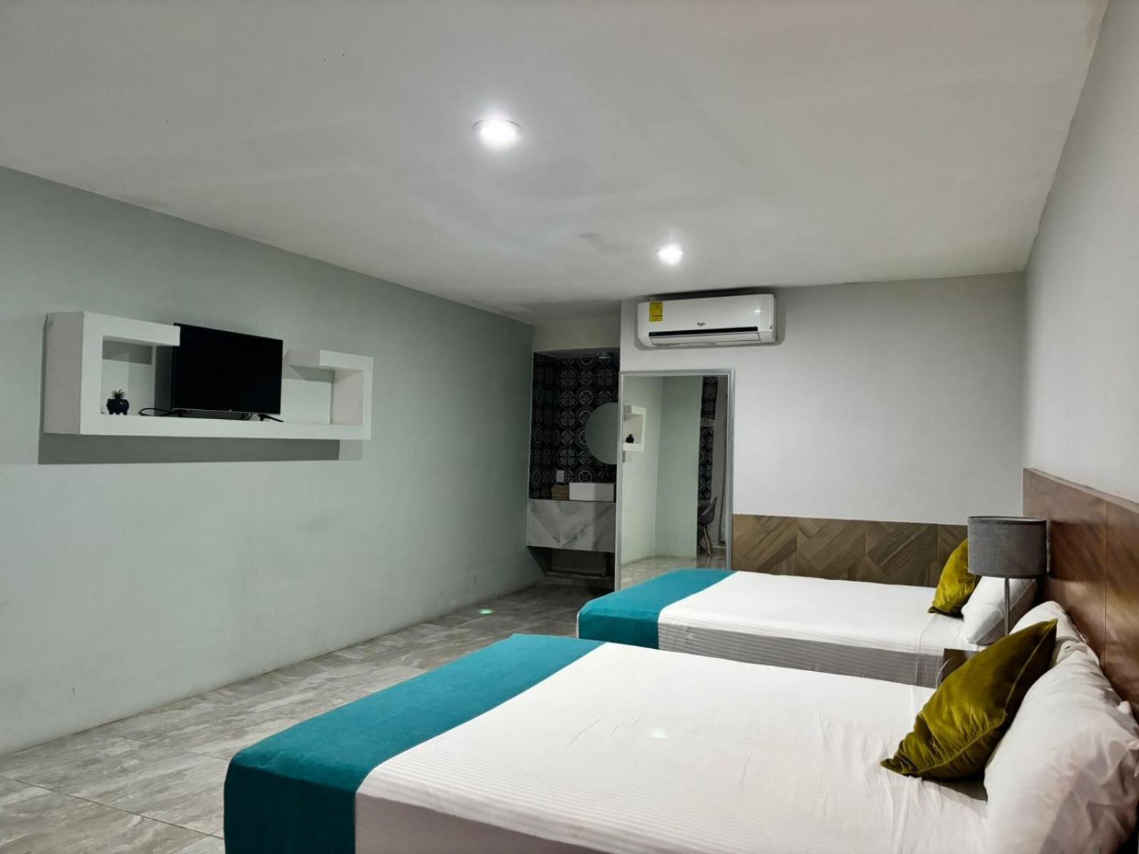 Hotel Awazul Бакалар Екстериор снимка