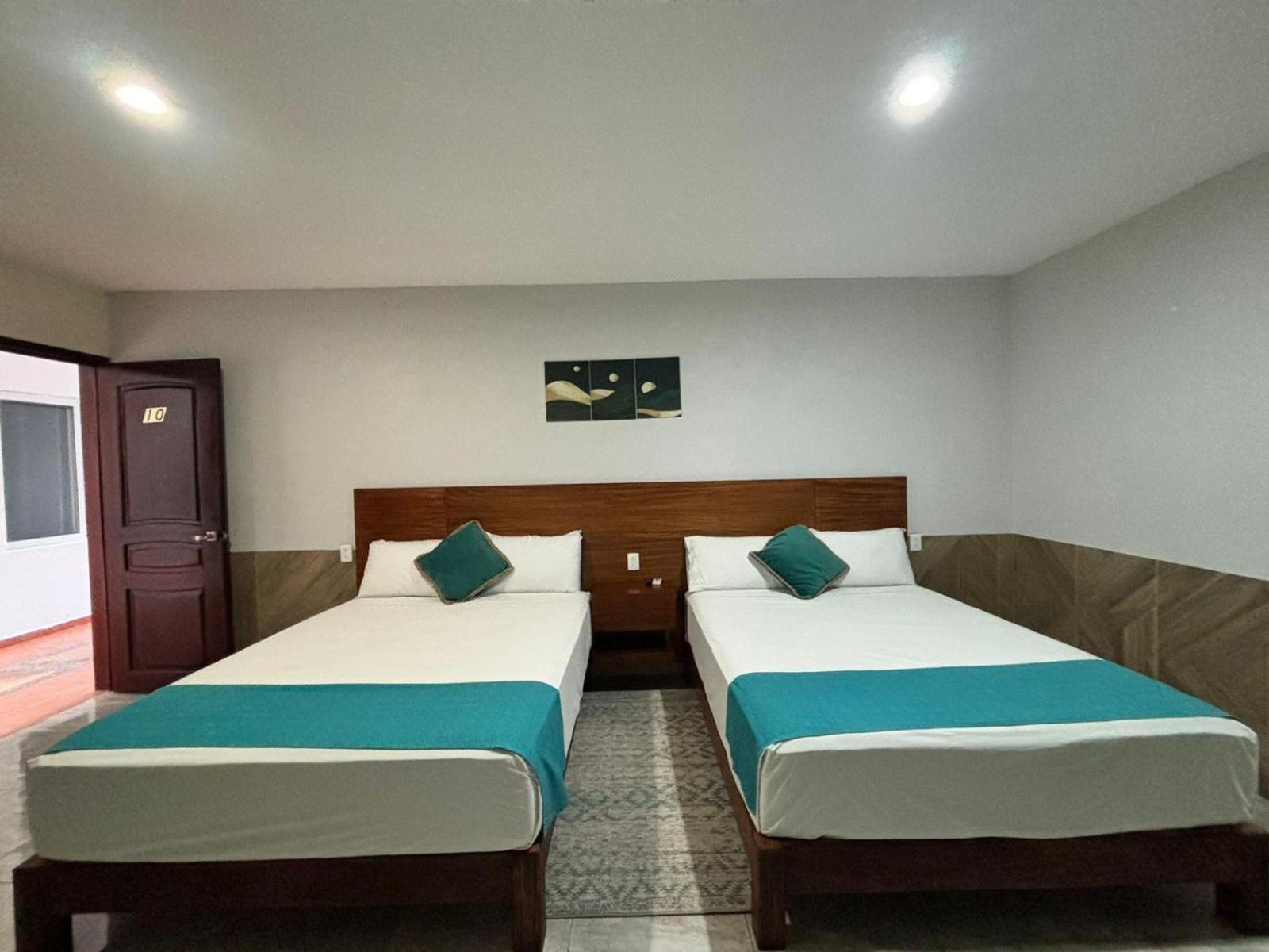 Hotel Awazul Бакалар Екстериор снимка