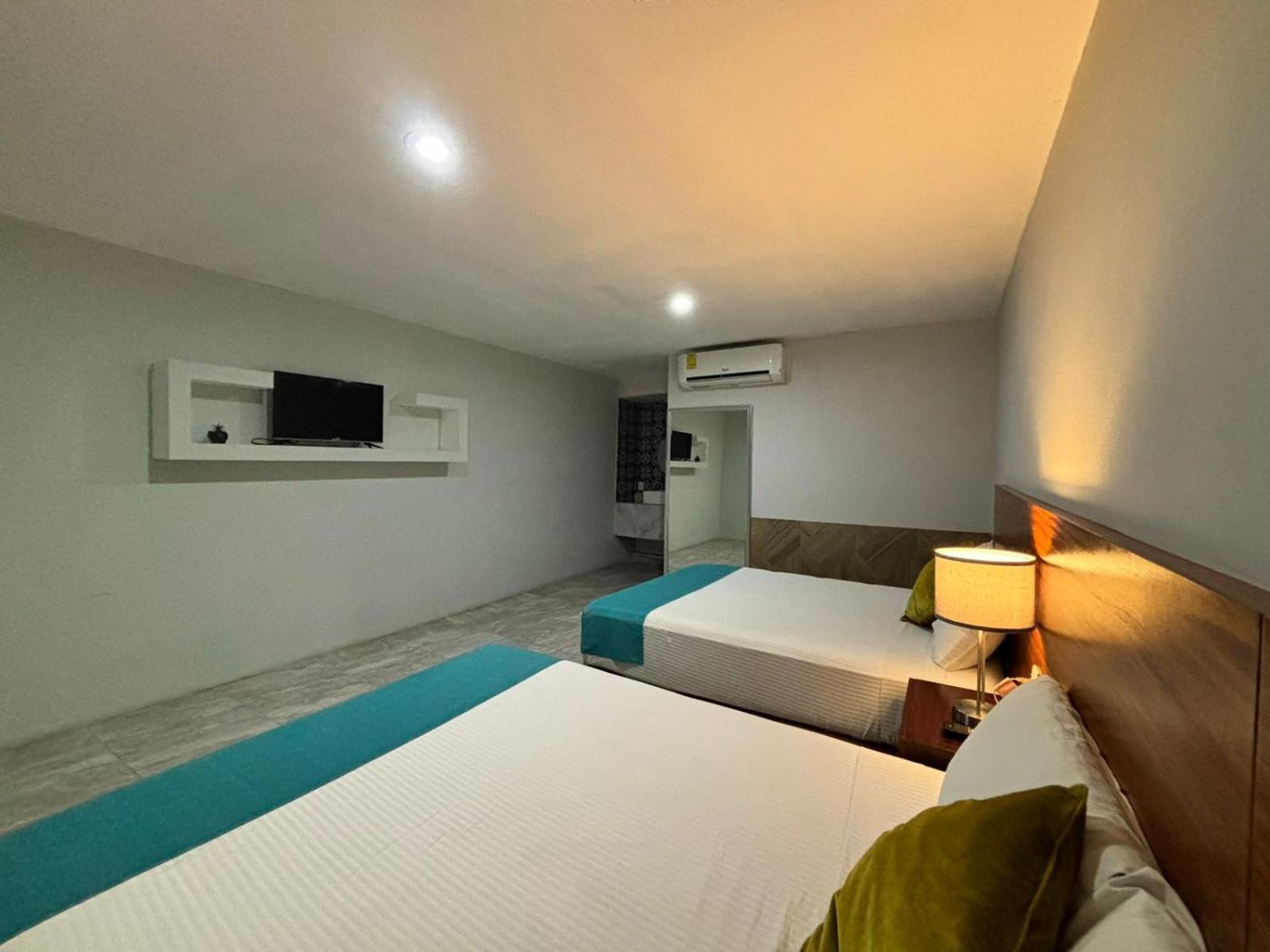 Hotel Awazul Бакалар Екстериор снимка