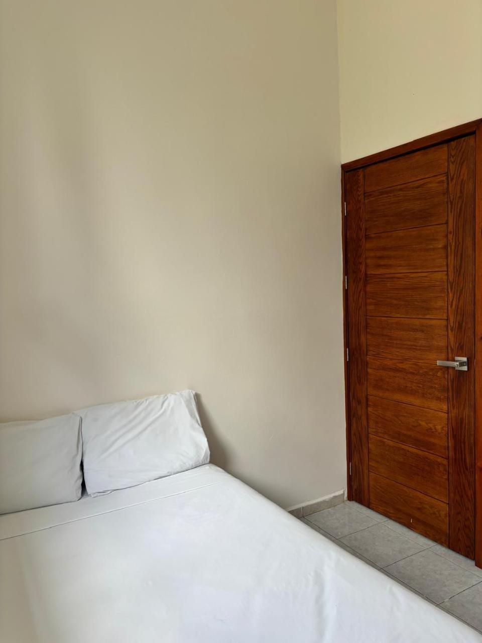 Hotel Awazul Бакалар Екстериор снимка
